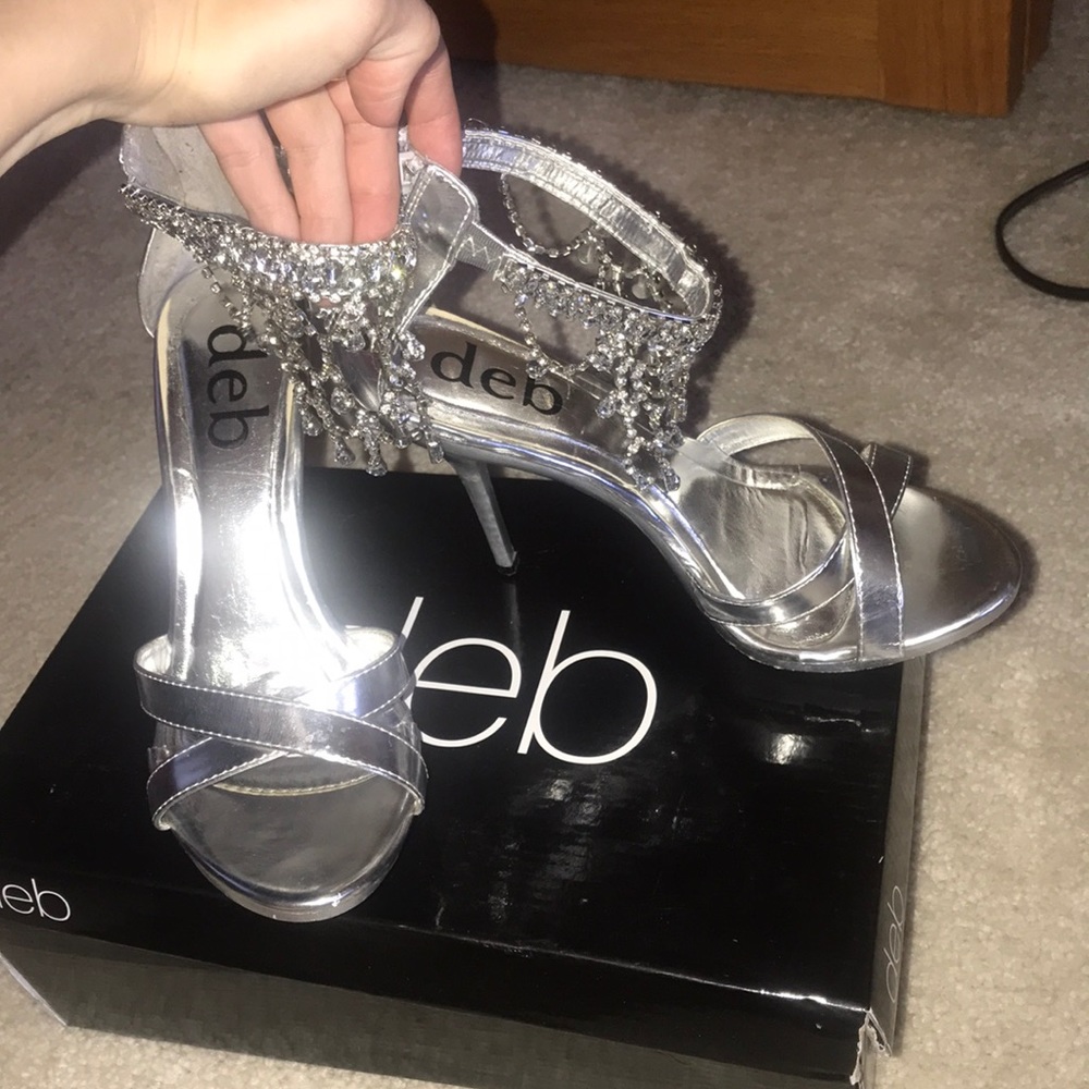 Wrap around rhinestone silver heels size 7